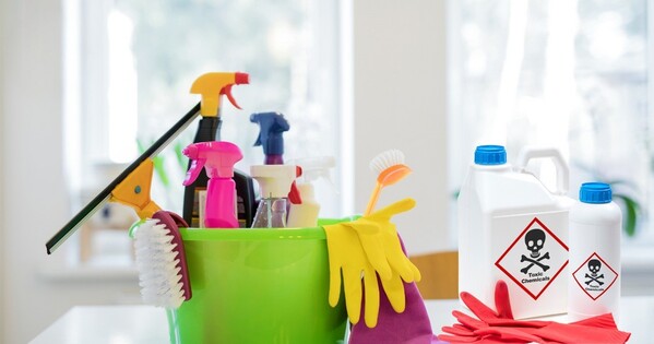 Hướng dẫn quy trình vệ sinh alu nhanh sạch, bền màu